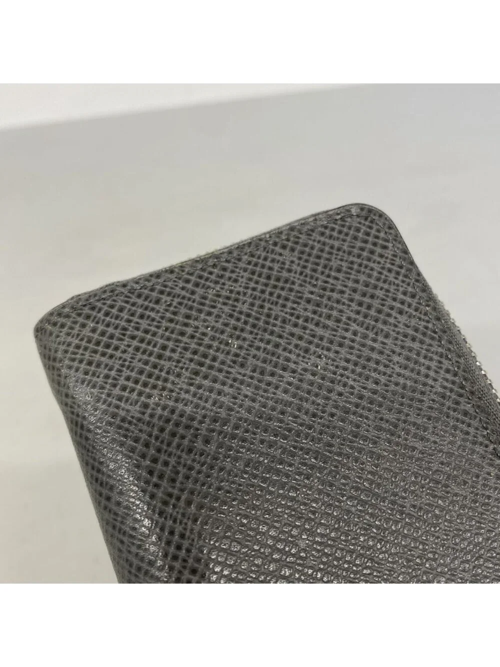 Louis Vuitton Coin Purse Taiga Zippy Glacier